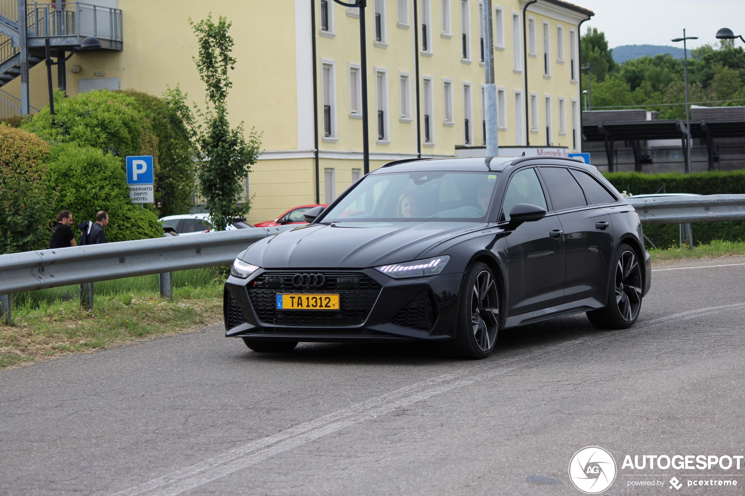 Audi RS6 Avant C8