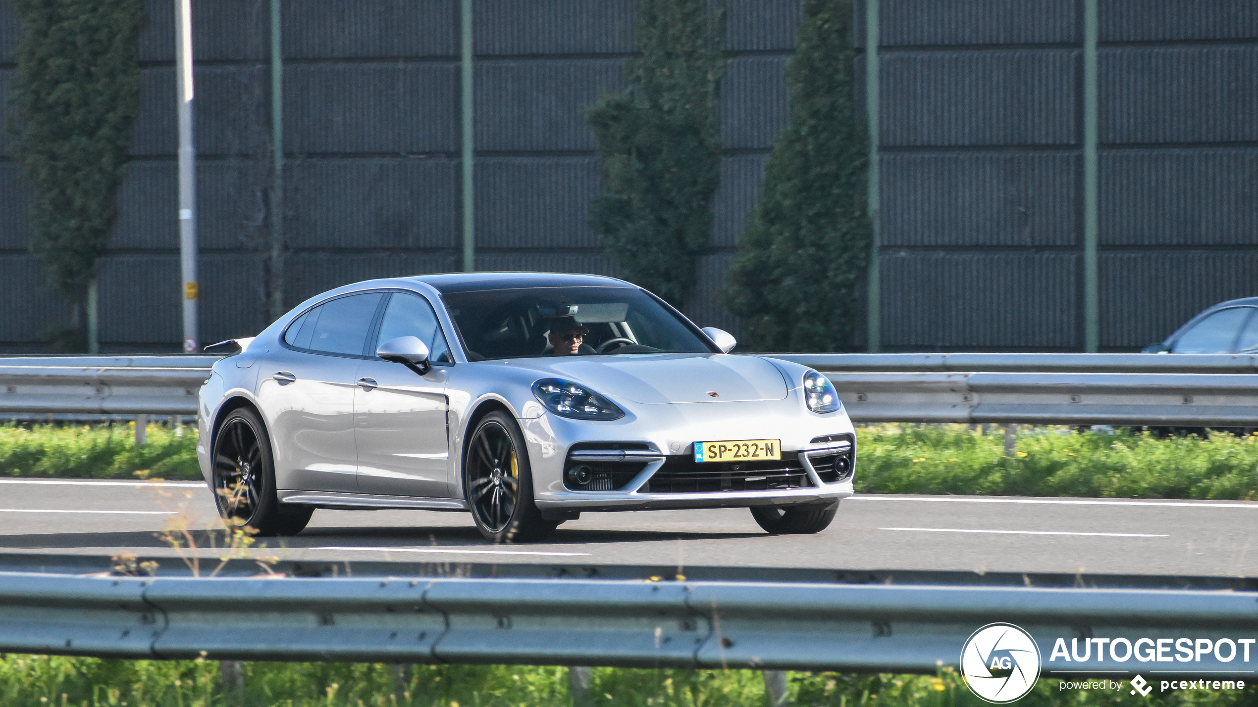 Porsche 971 Panamera Turbo S E-Hybrid Executive