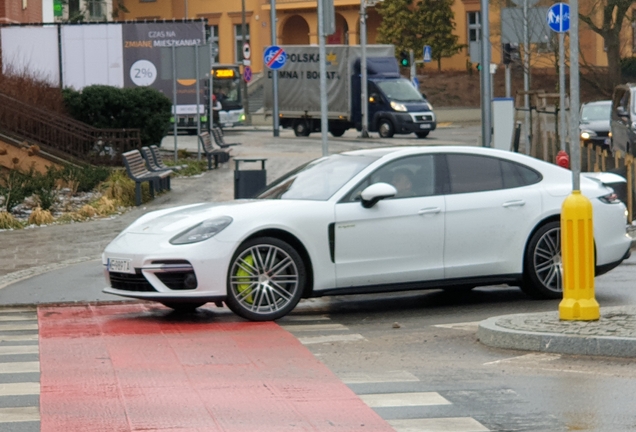 Porsche 971 Panamera Turbo S E-Hybrid