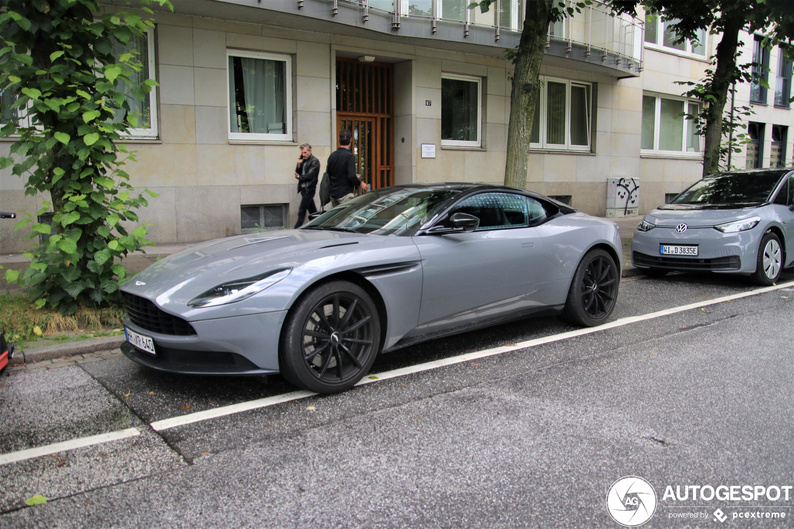 Aston Martin DB11