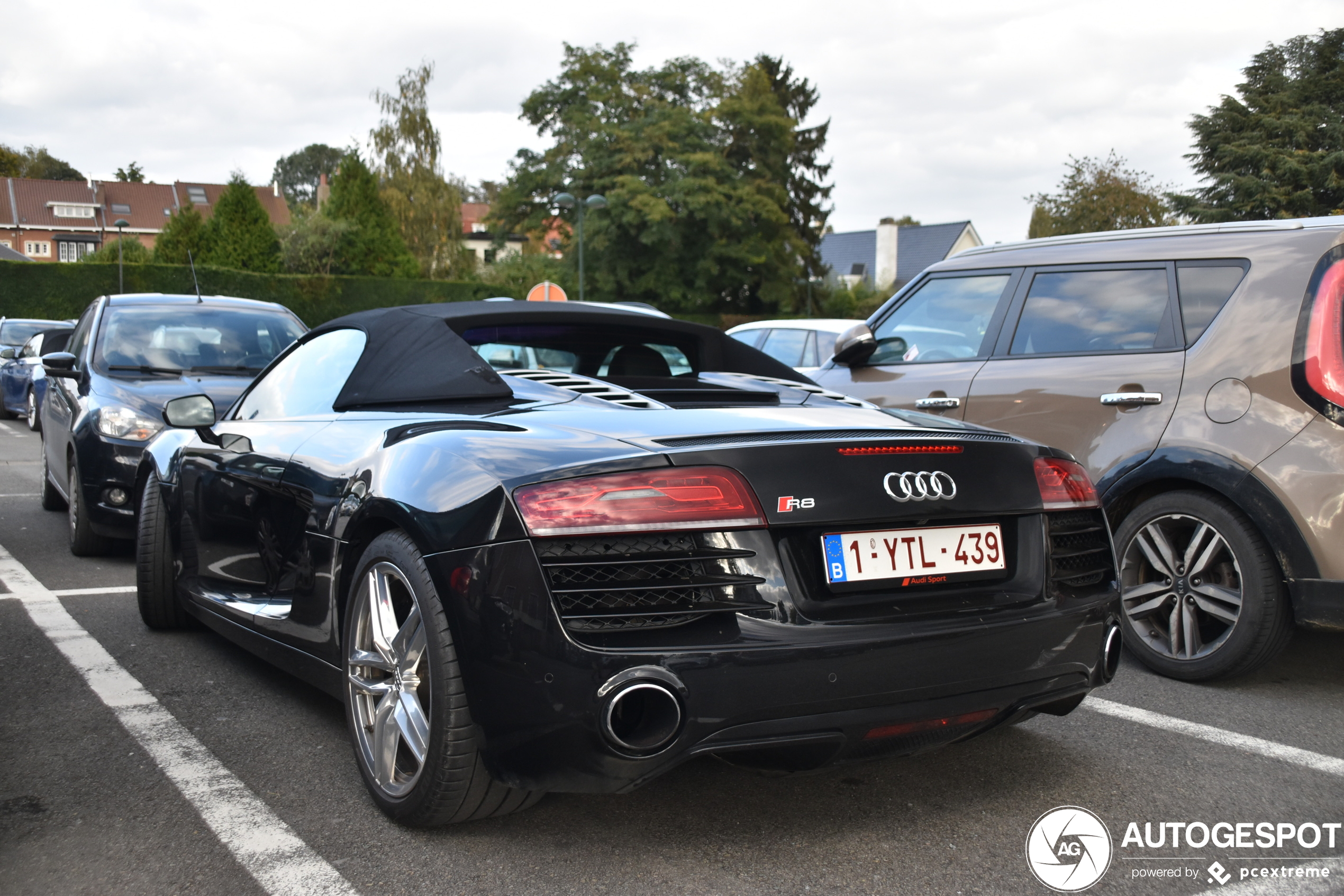 Audi R8 V8 Spyder 2013