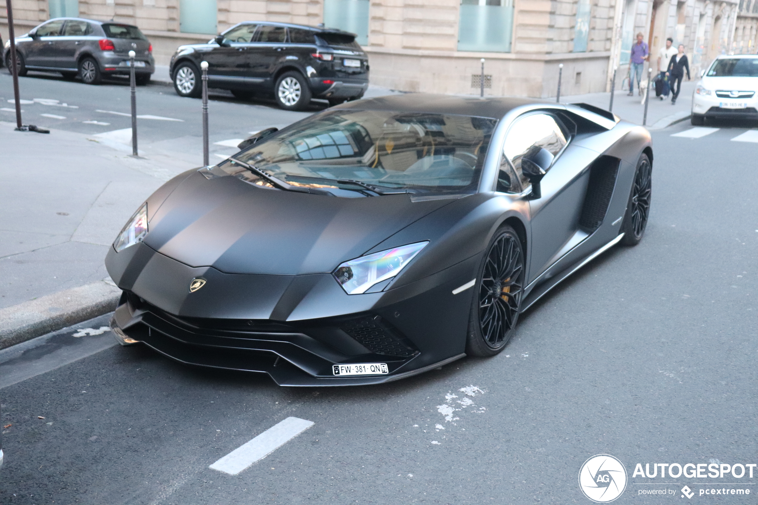 Lamborghini Aventador S LP740-4