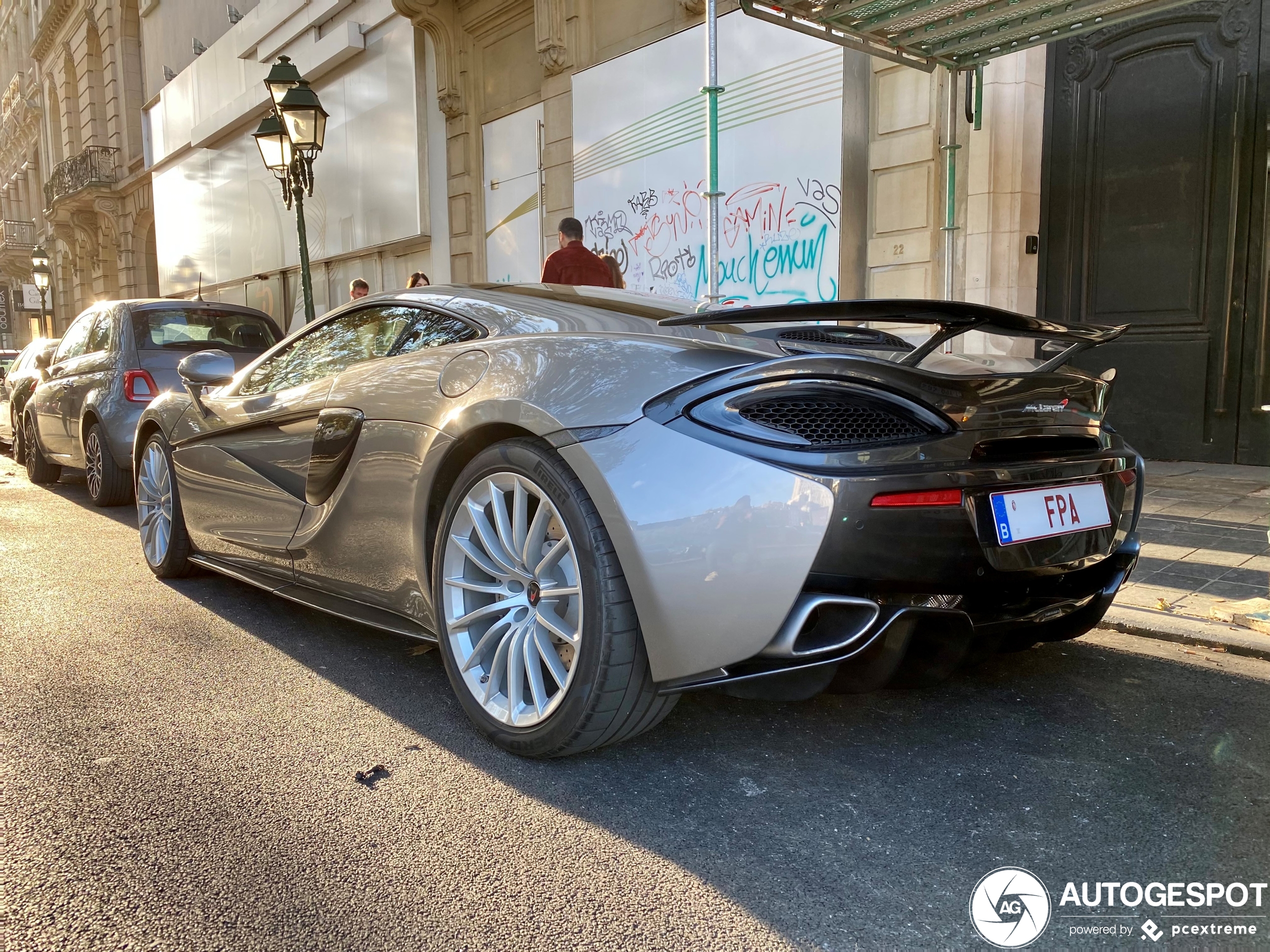 McLaren 570GT