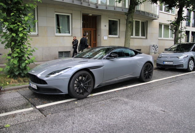 Aston Martin DB11