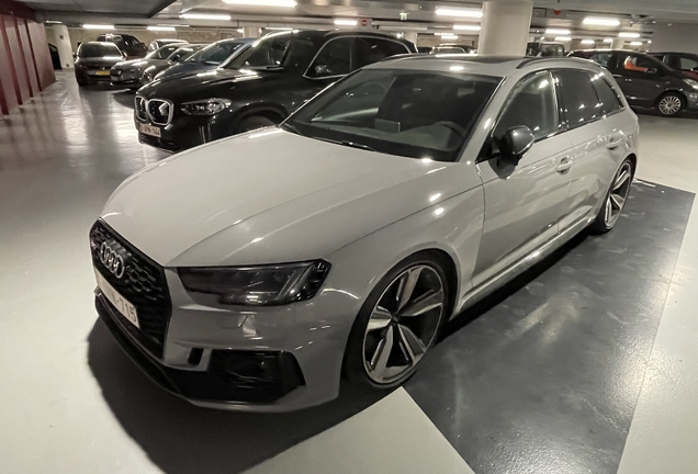 Audi RS4 Avant B9