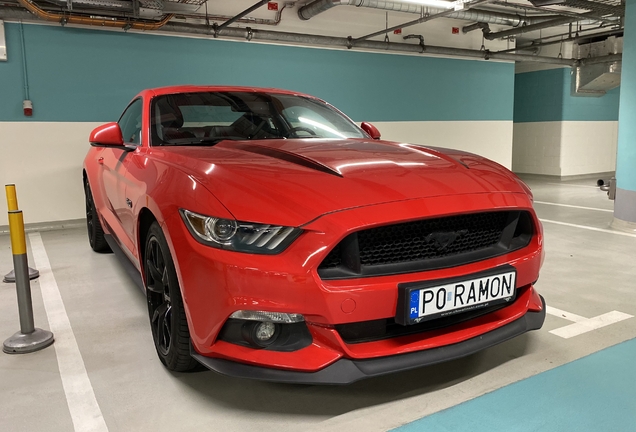 Ford Mustang GT 2015 Black Shadow Edition