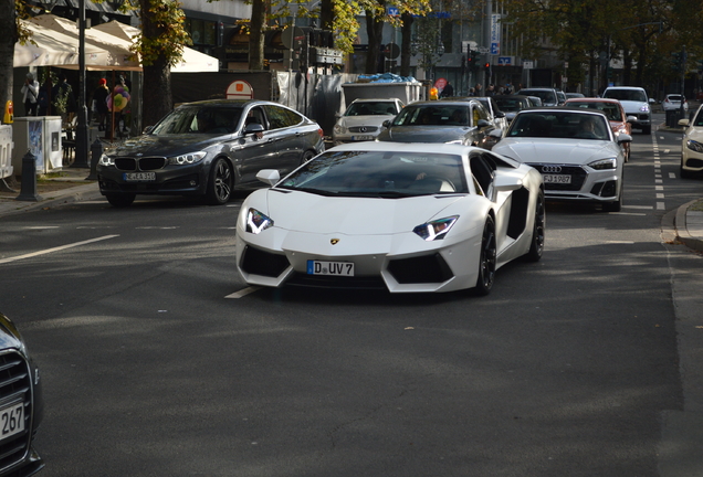 Lamborghini Aventador LP700-4