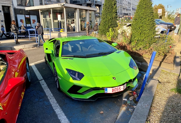 Lamborghini Aventador S LP740-4