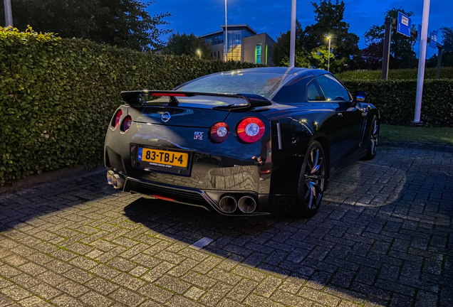 Nissan GT-R 2011