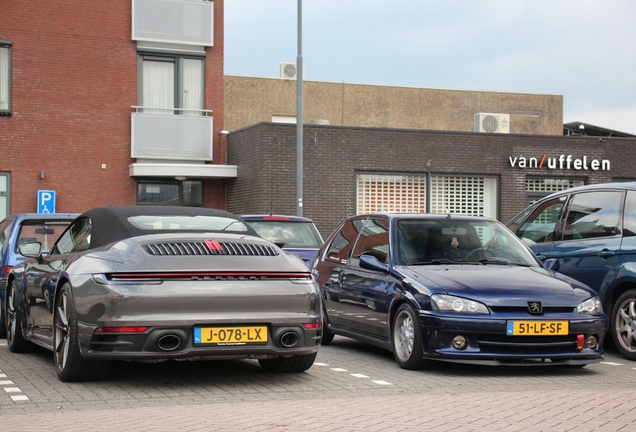 Porsche 992 Carrera 4S Cabriolet