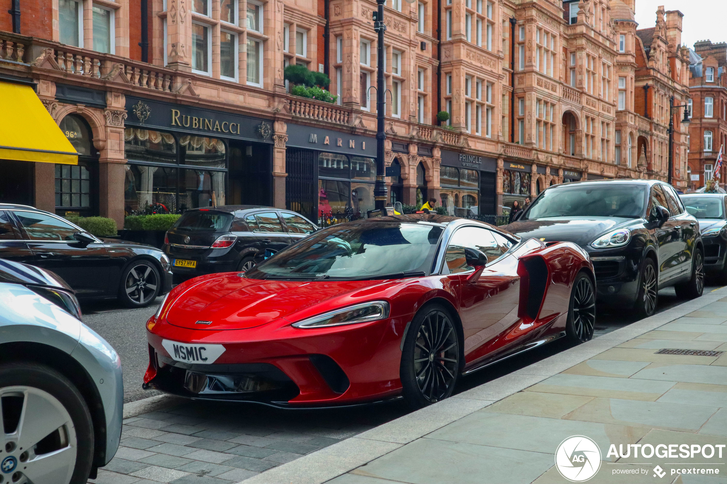 McLaren GT