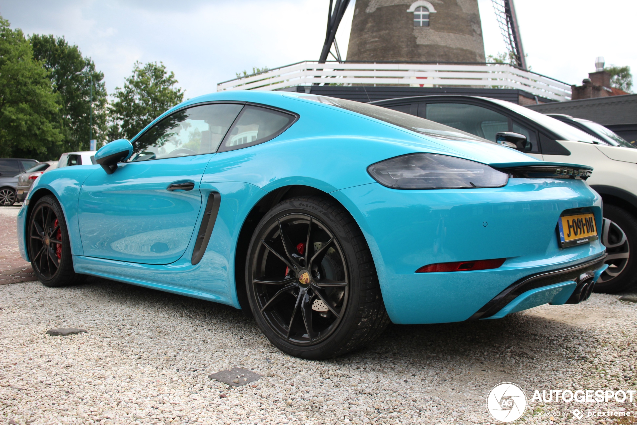 Porsche 718 Cayman S