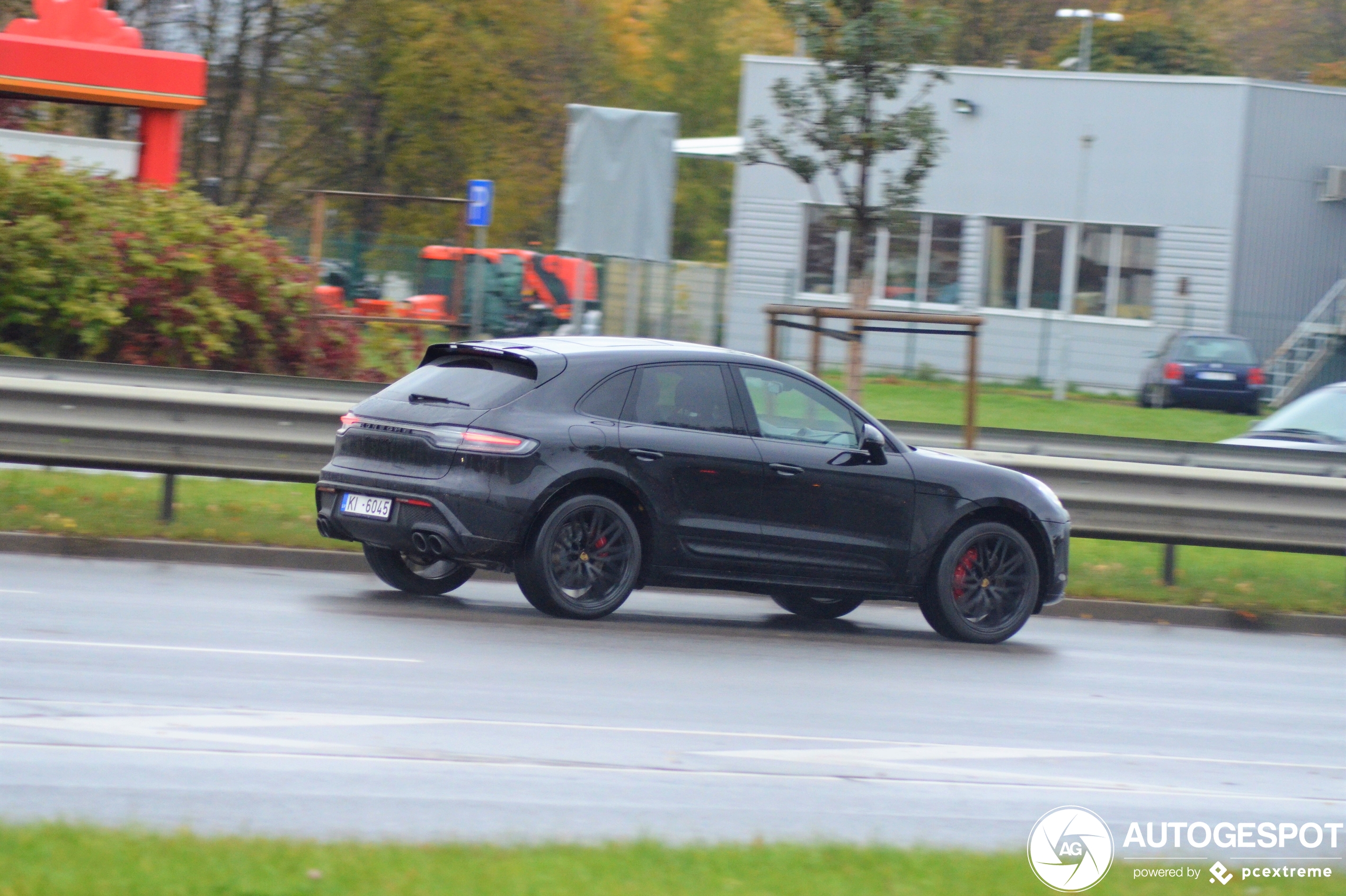 Porsche 95B Macan GTS MkIII