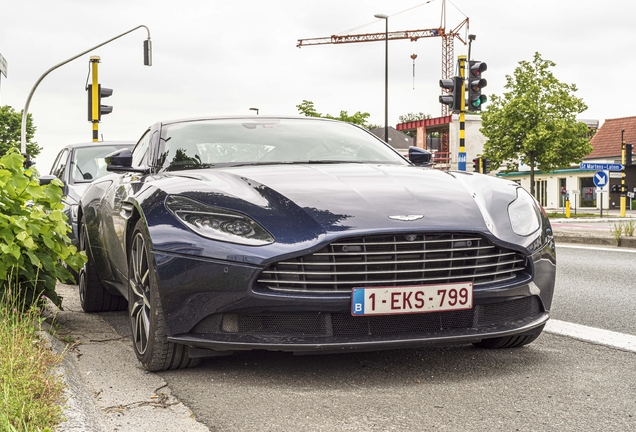 Aston Martin DB11 V8