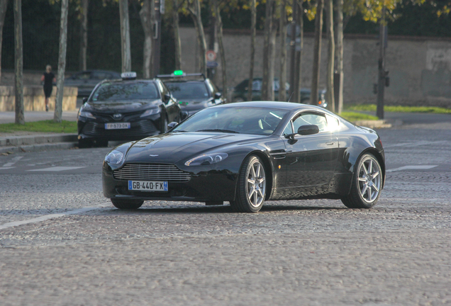 Aston Martin V8 Vantage