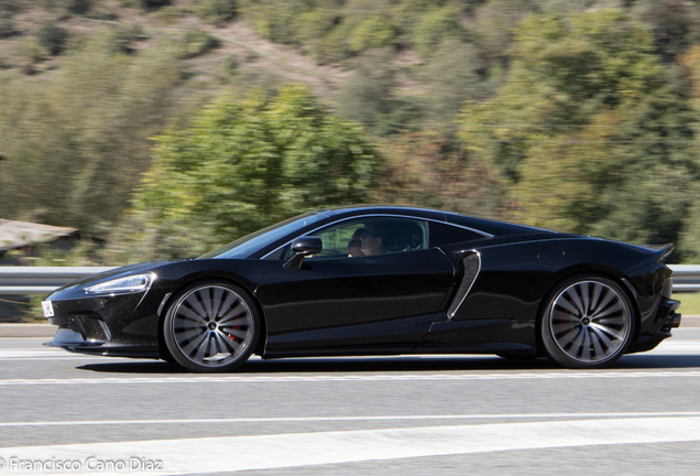 McLaren GT