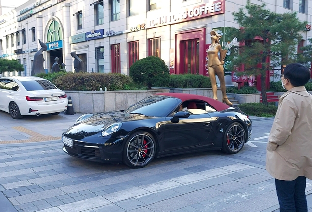 Porsche 992 Carrera 4S Cabriolet