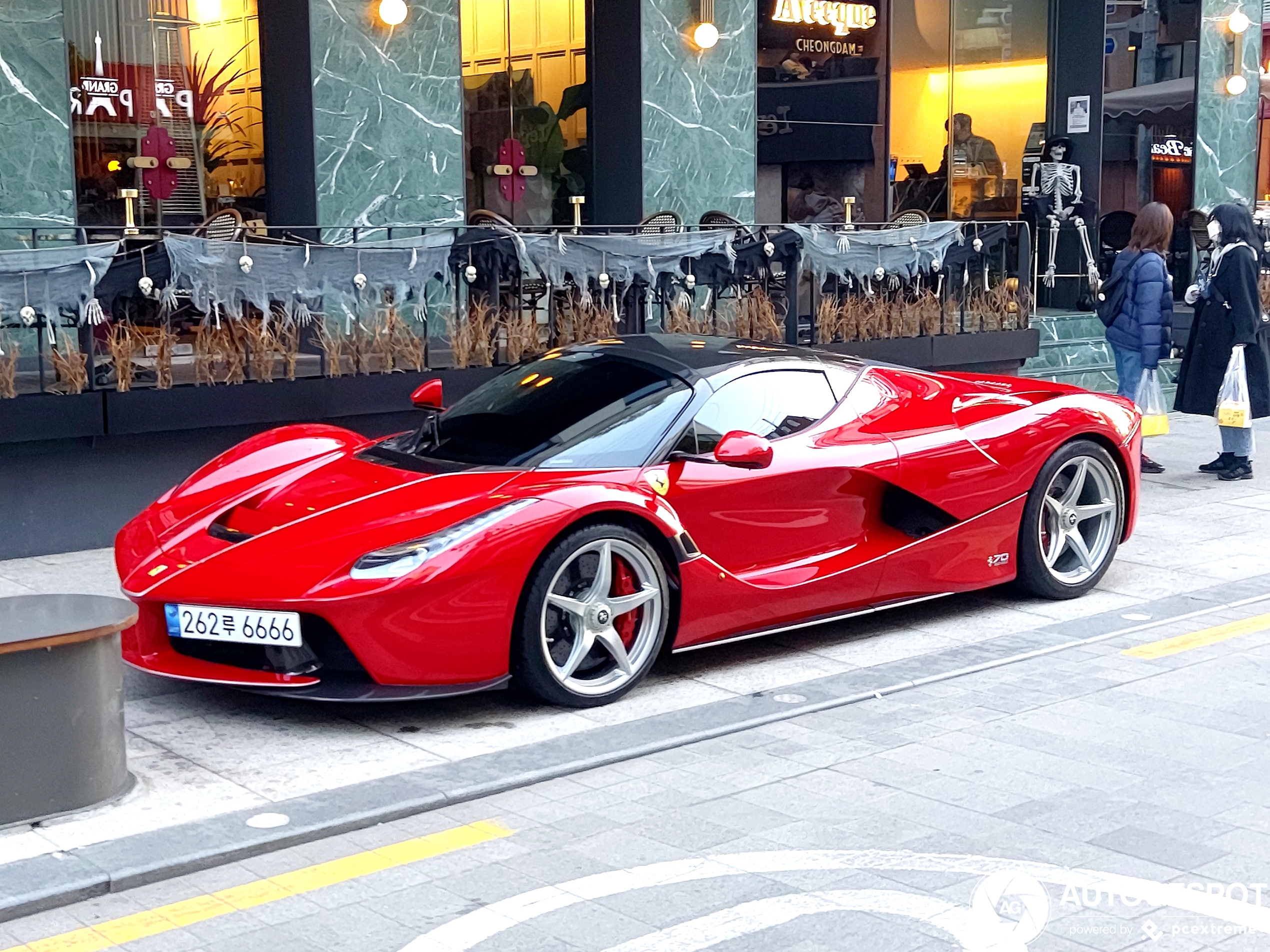 LaFerrari Aperta gespot in angstaanjagende omgeving