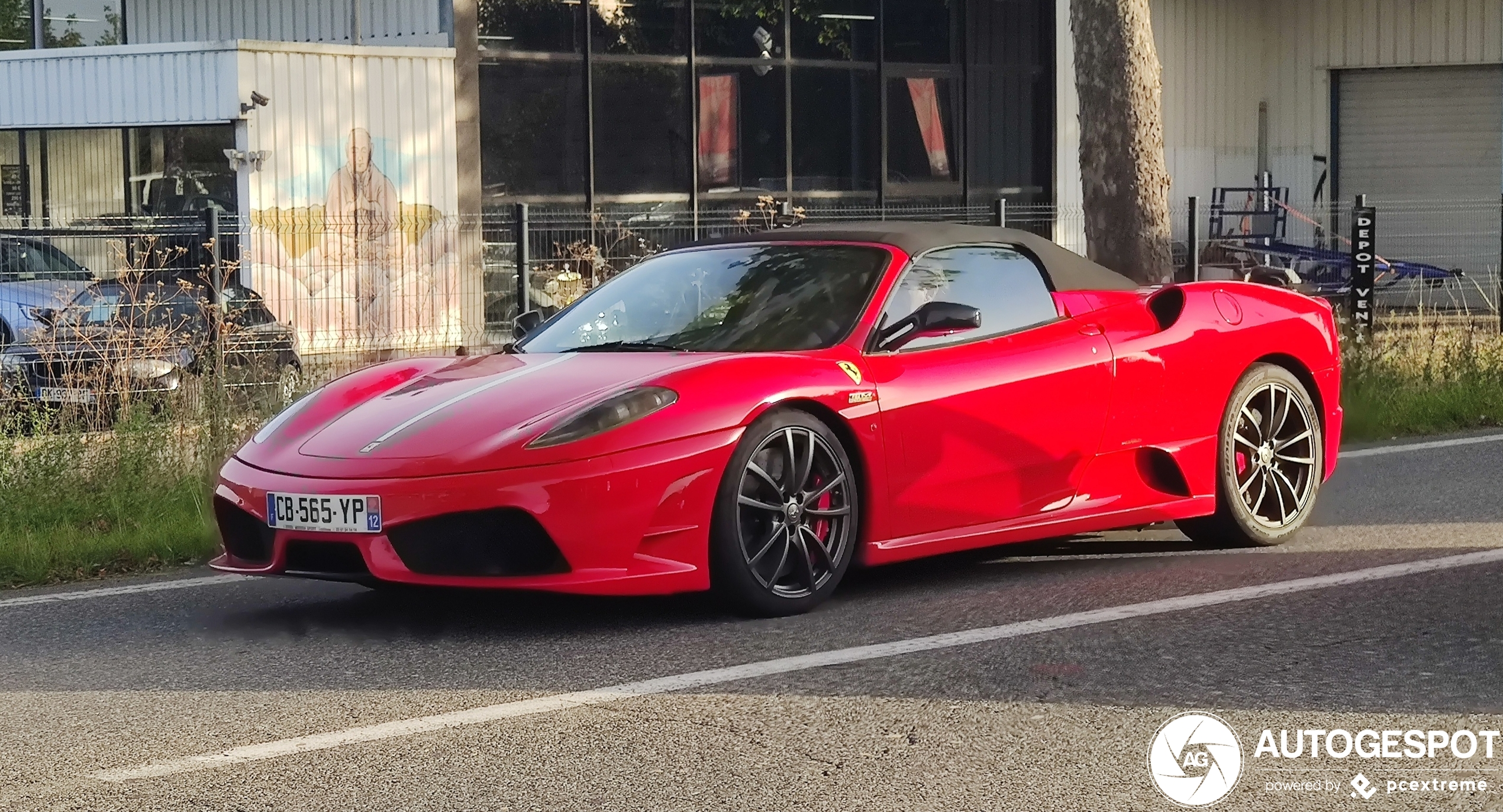 Ferrari Scuderia Spider 16M