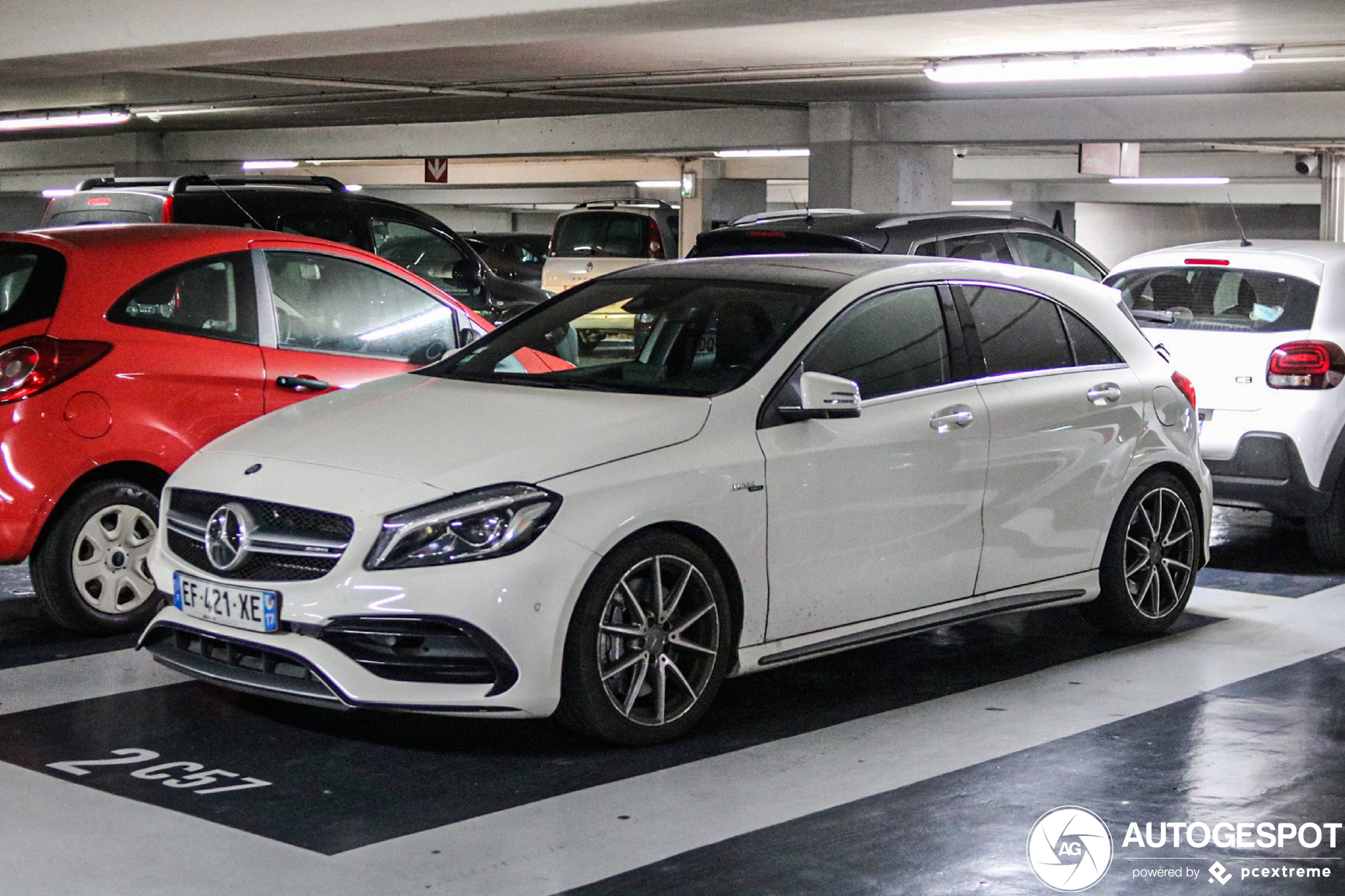 Mercedes-AMG A 45 W176 2015