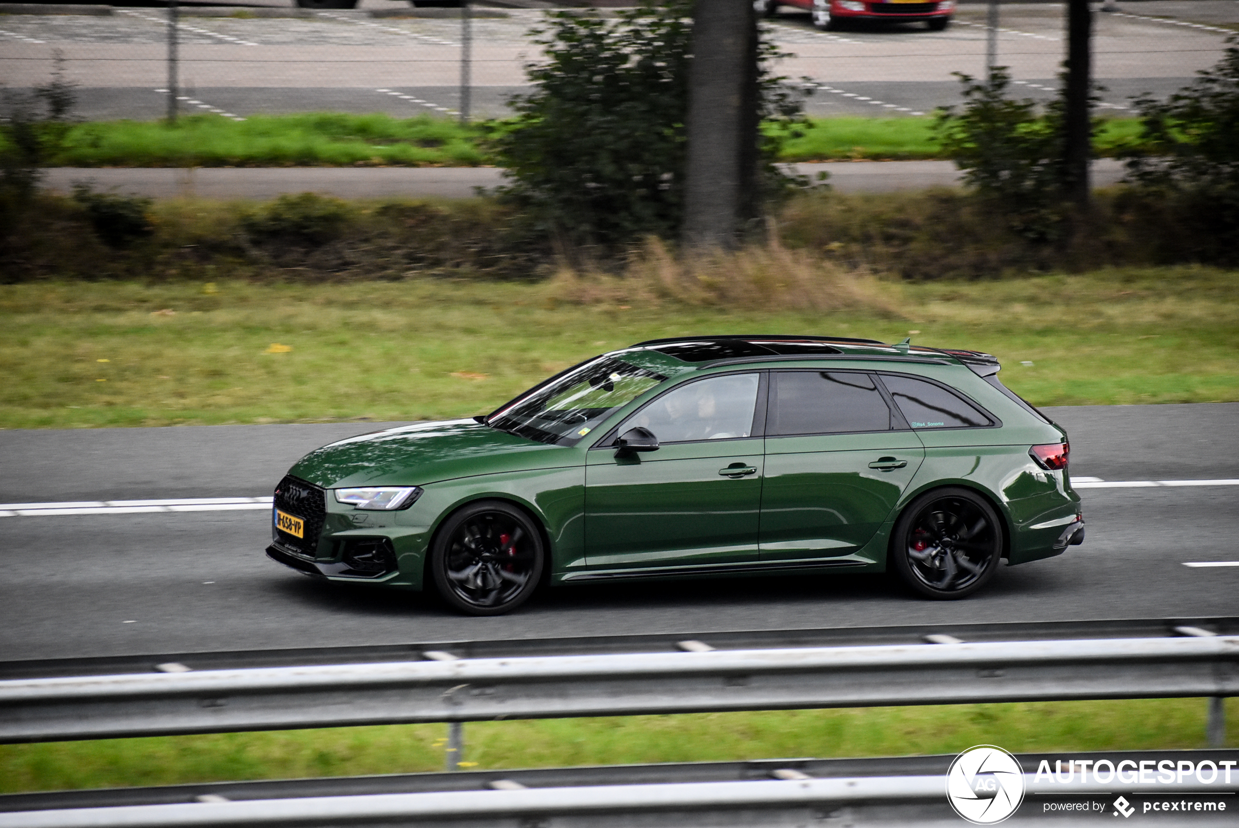 Audi RS4 Avant B9