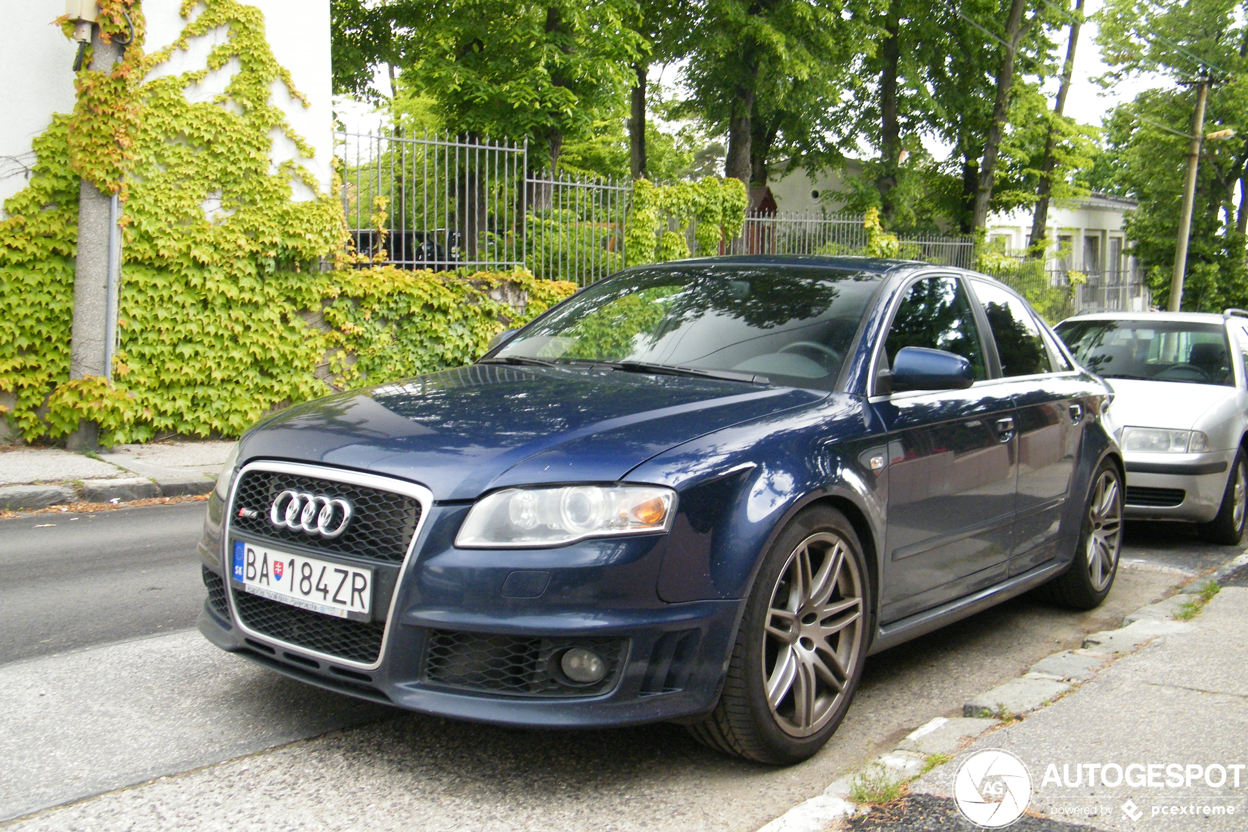 Audi RS4 Sedan