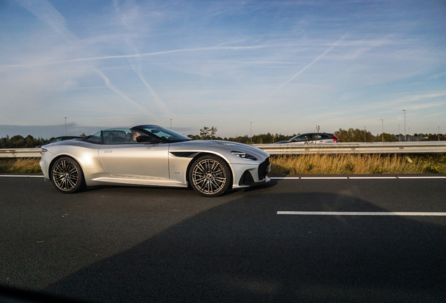 Aston Martin DBS Superleggera Volante