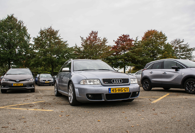 Audi RS4 Avant B5