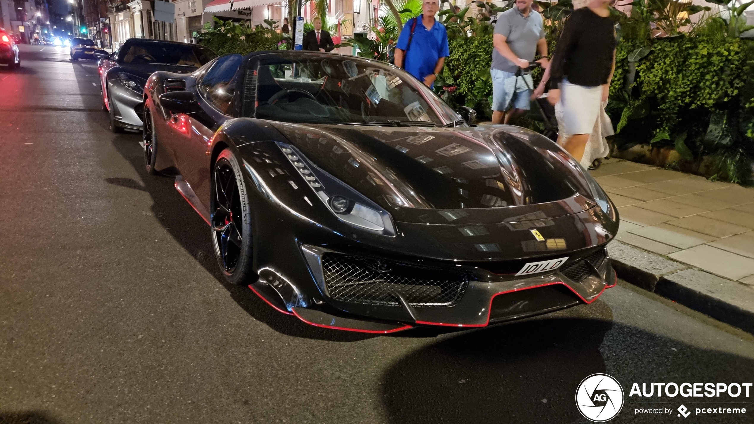 Ferrari 488 Pista Spider accentueert onderste onderdelen