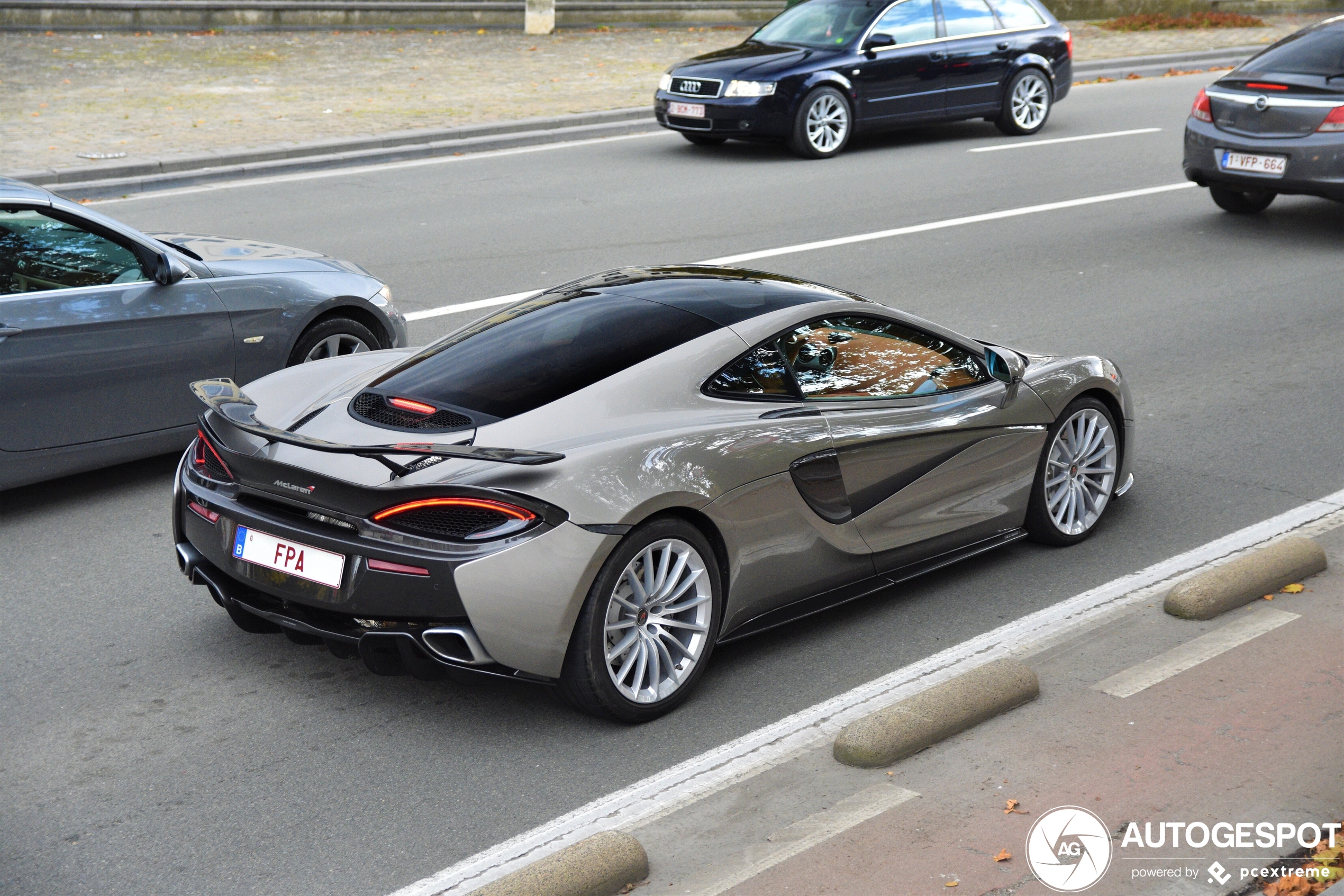 McLaren 570GT