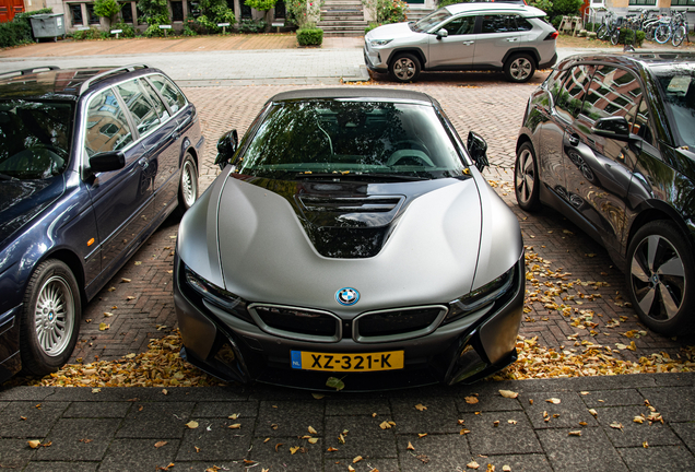 BMW i8 Roadster