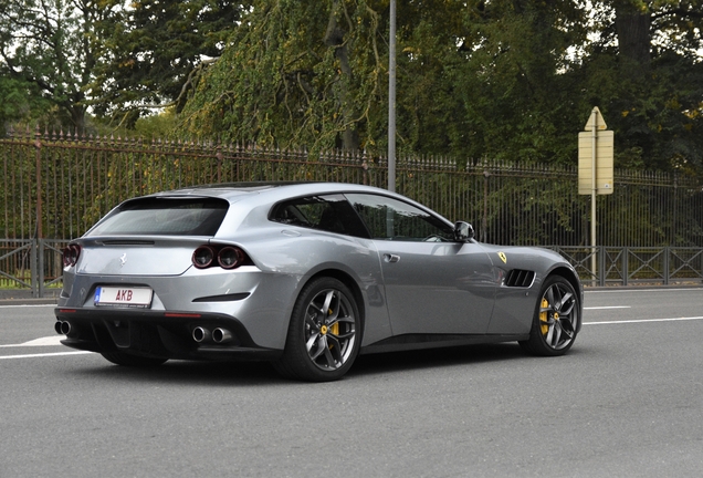 Ferrari GTC4Lusso T