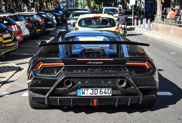 Lamborghini Huracán LP640-4 Performante