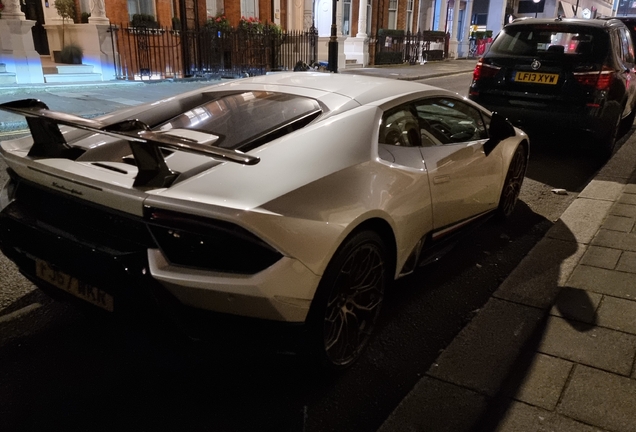 Lamborghini Huracán LP640-4 Performante