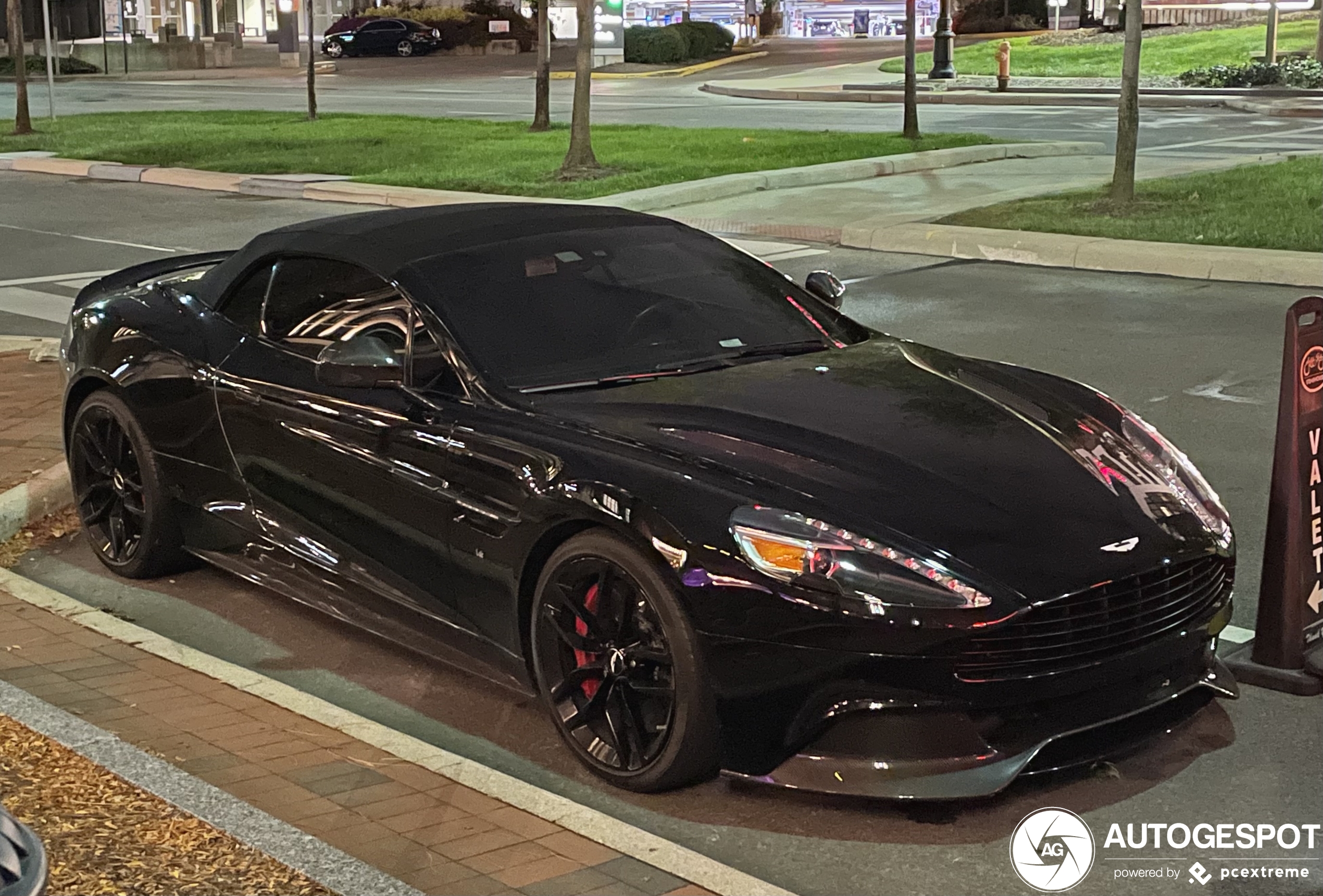 Aston Martin Vanquish Volante