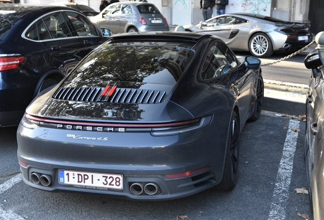 Porsche 992 Carrera 4S