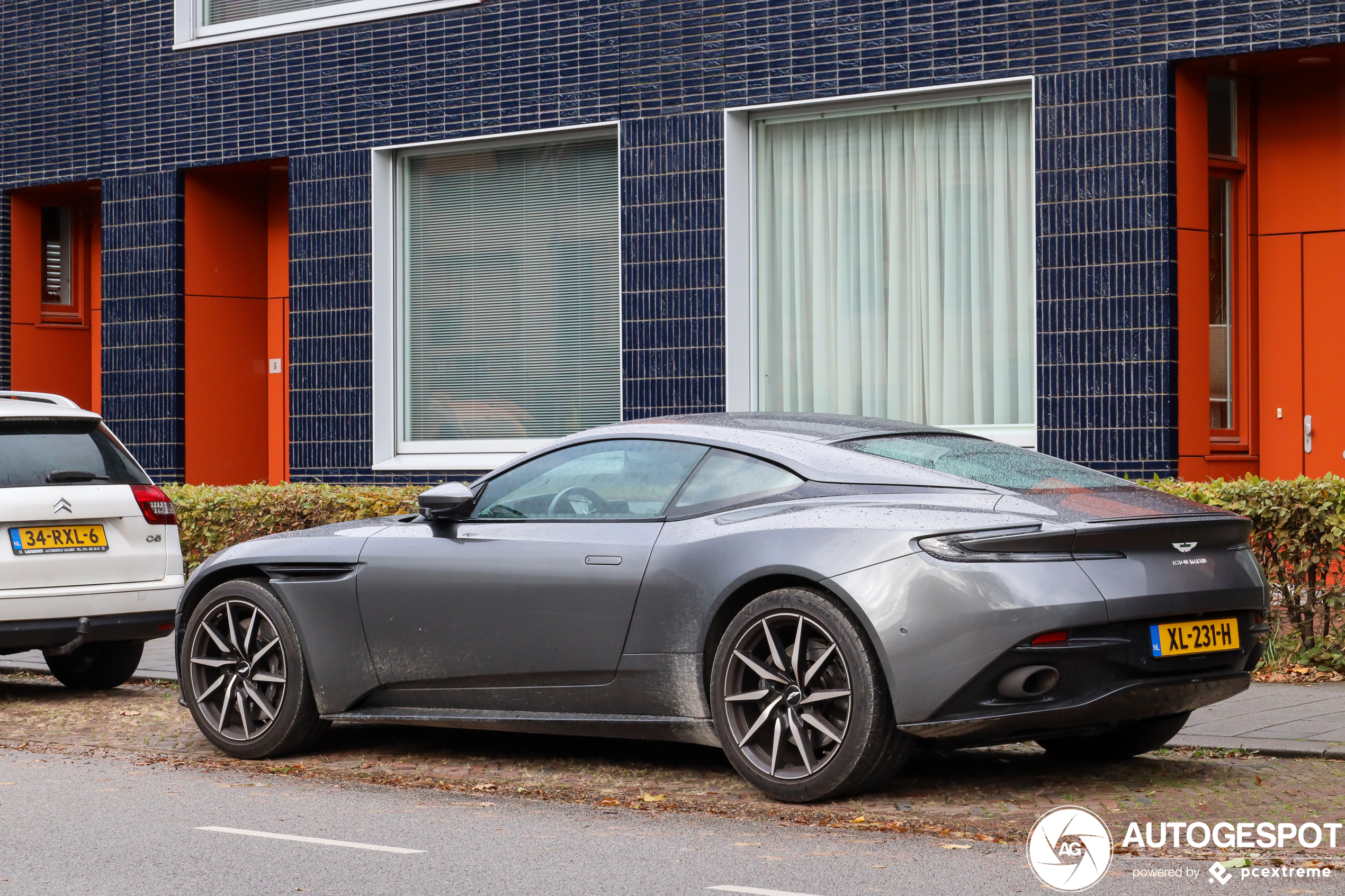 Aston Martin DB11 V8