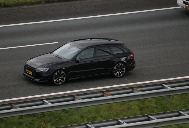 Audi RS4 Avant B9