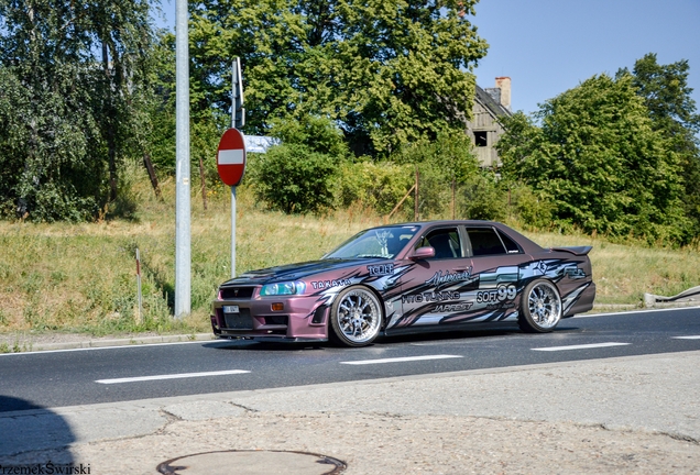 Nissan Skyline R34 Sedan