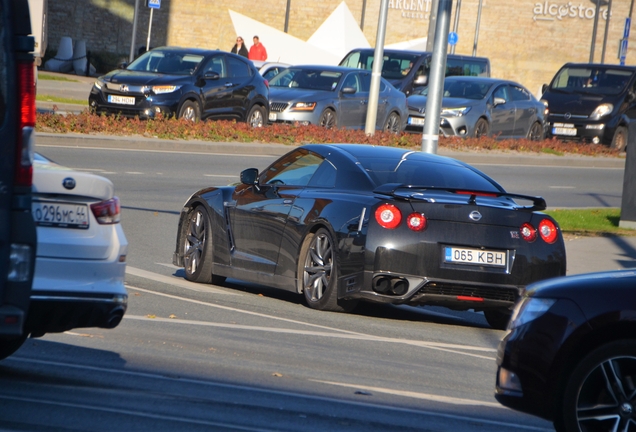 Nissan GT-R 2011