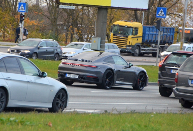 Porsche 992 Carrera 4S