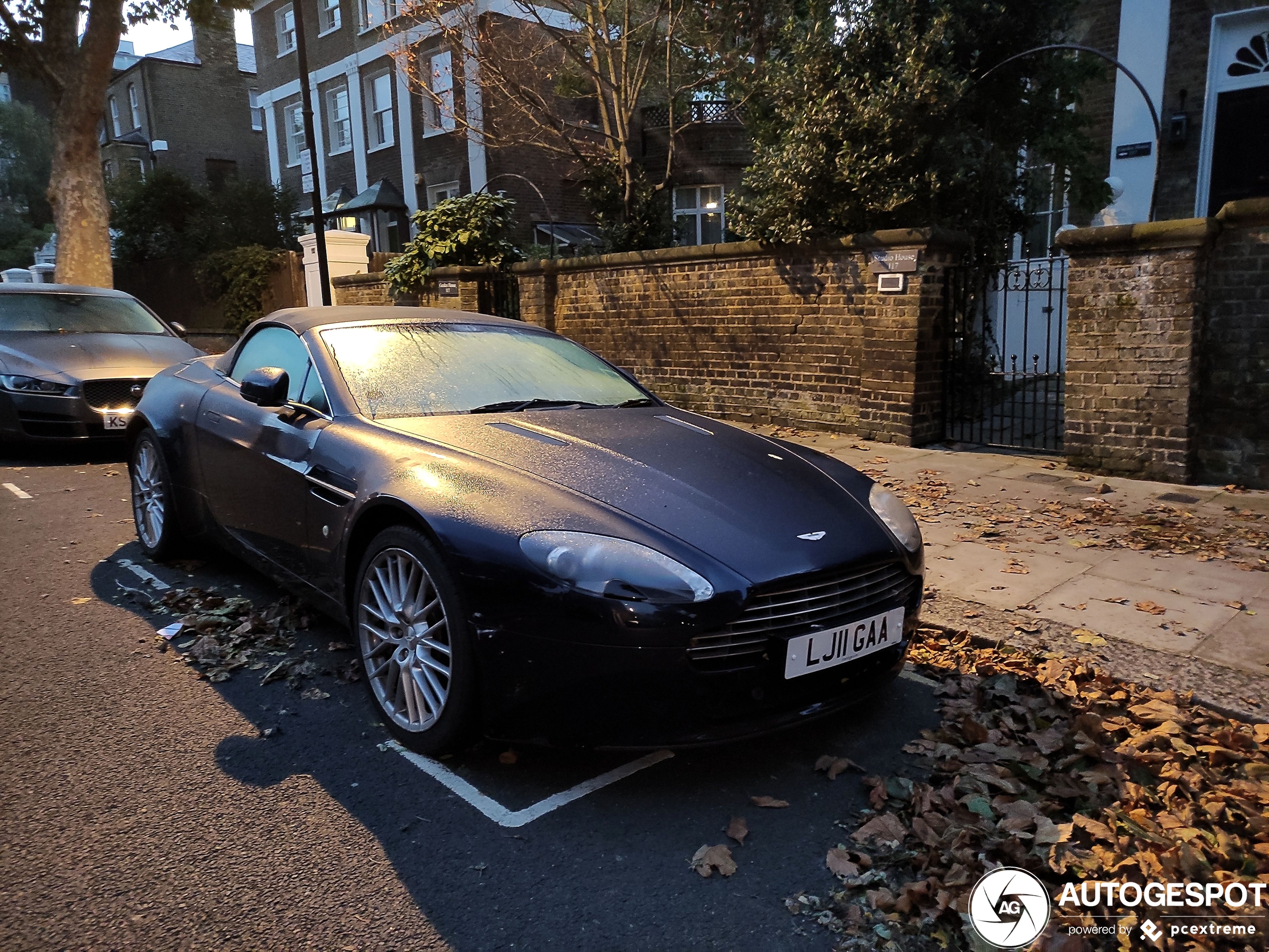 Aston Martin V8 Vantage Roadster