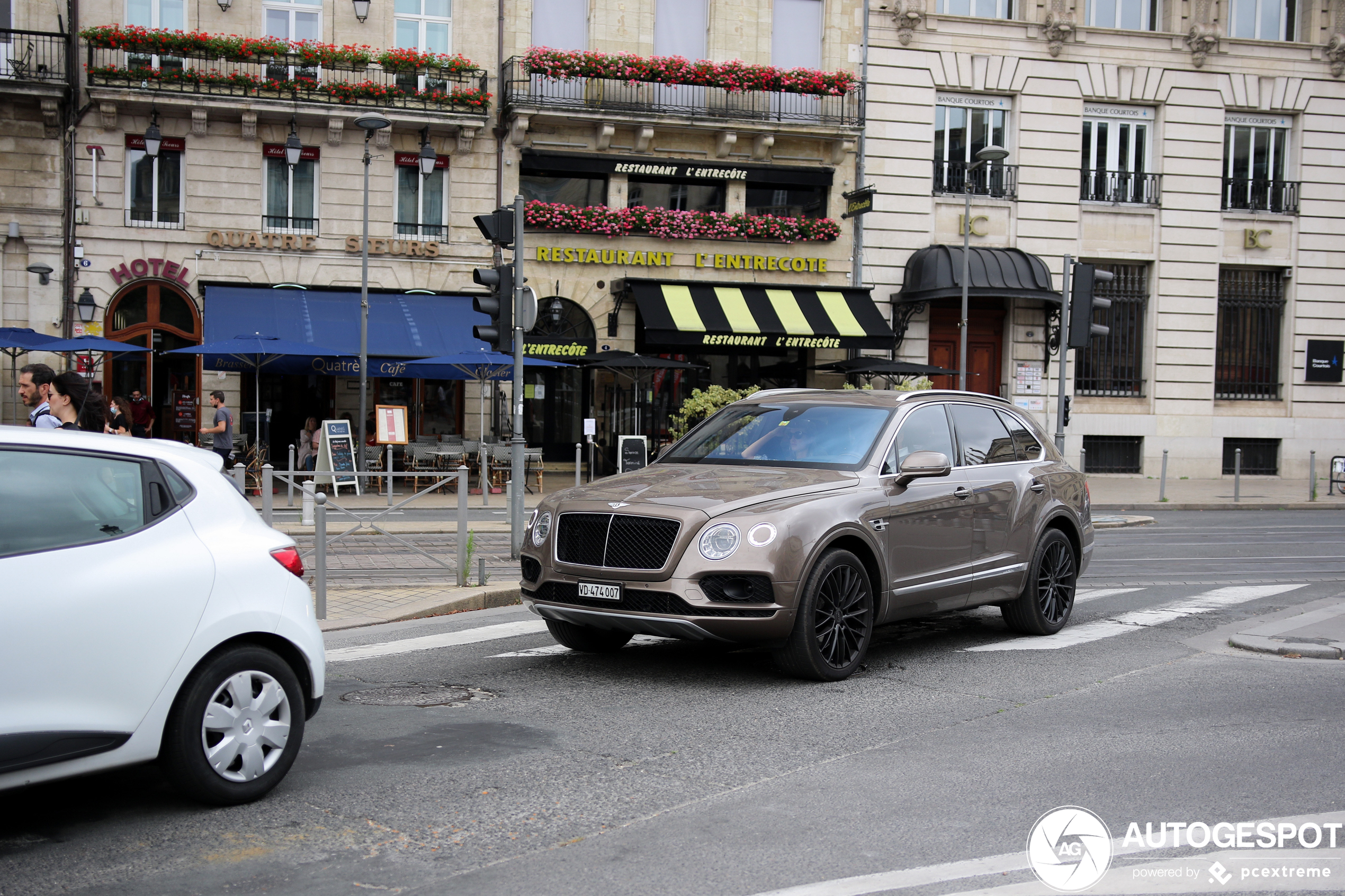 Bentley Bentayga V8