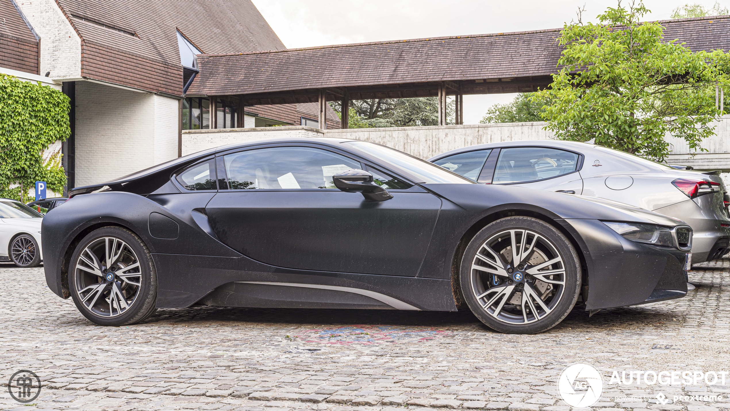 BMW i8 Protonic Frozen Black Edition