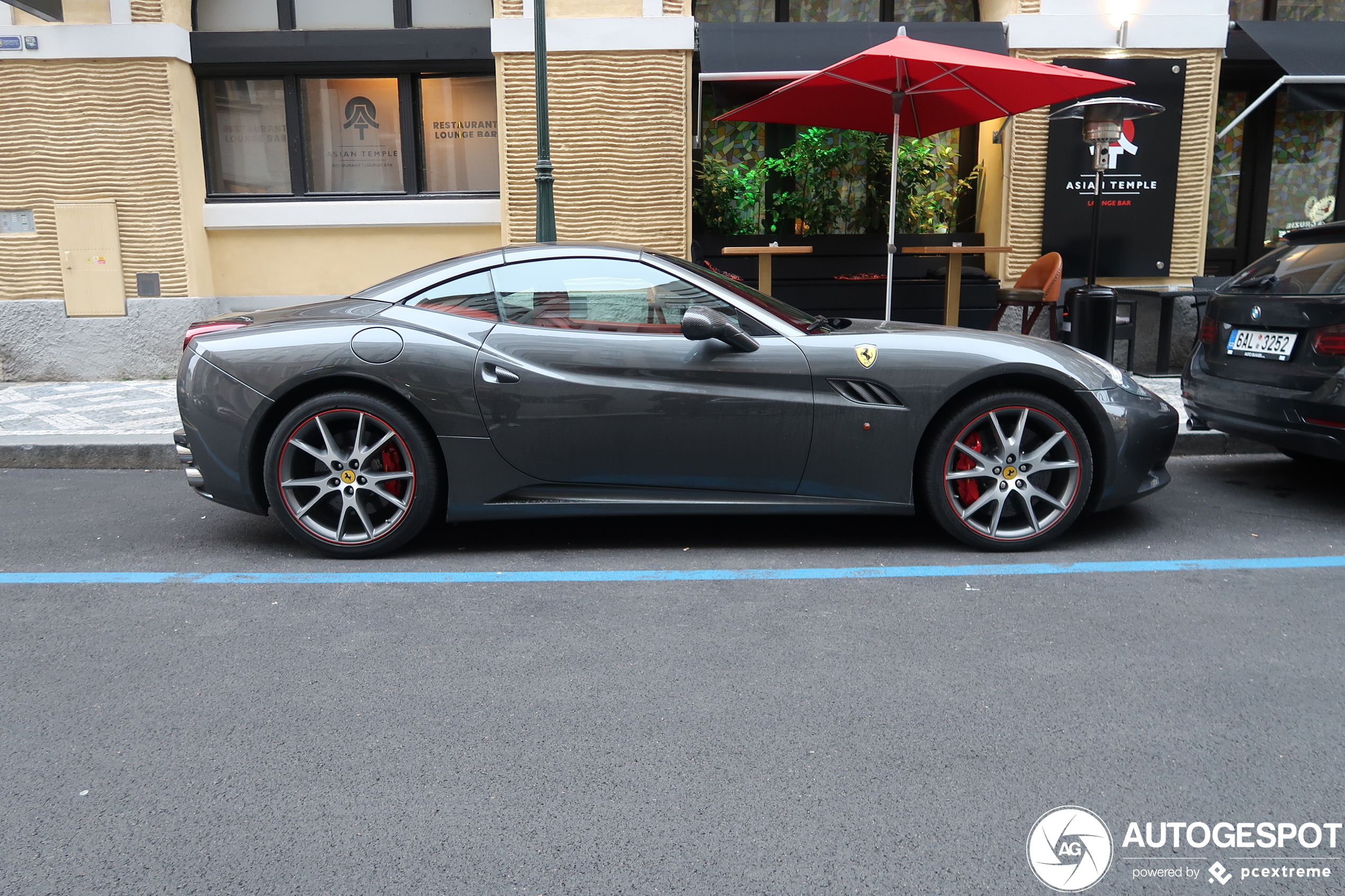 Ferrari California