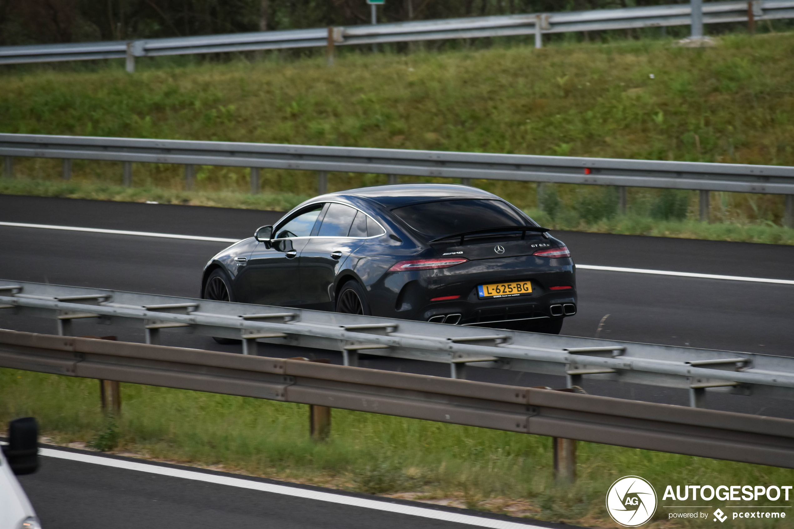 Mercedes-AMG GT 63 S X290