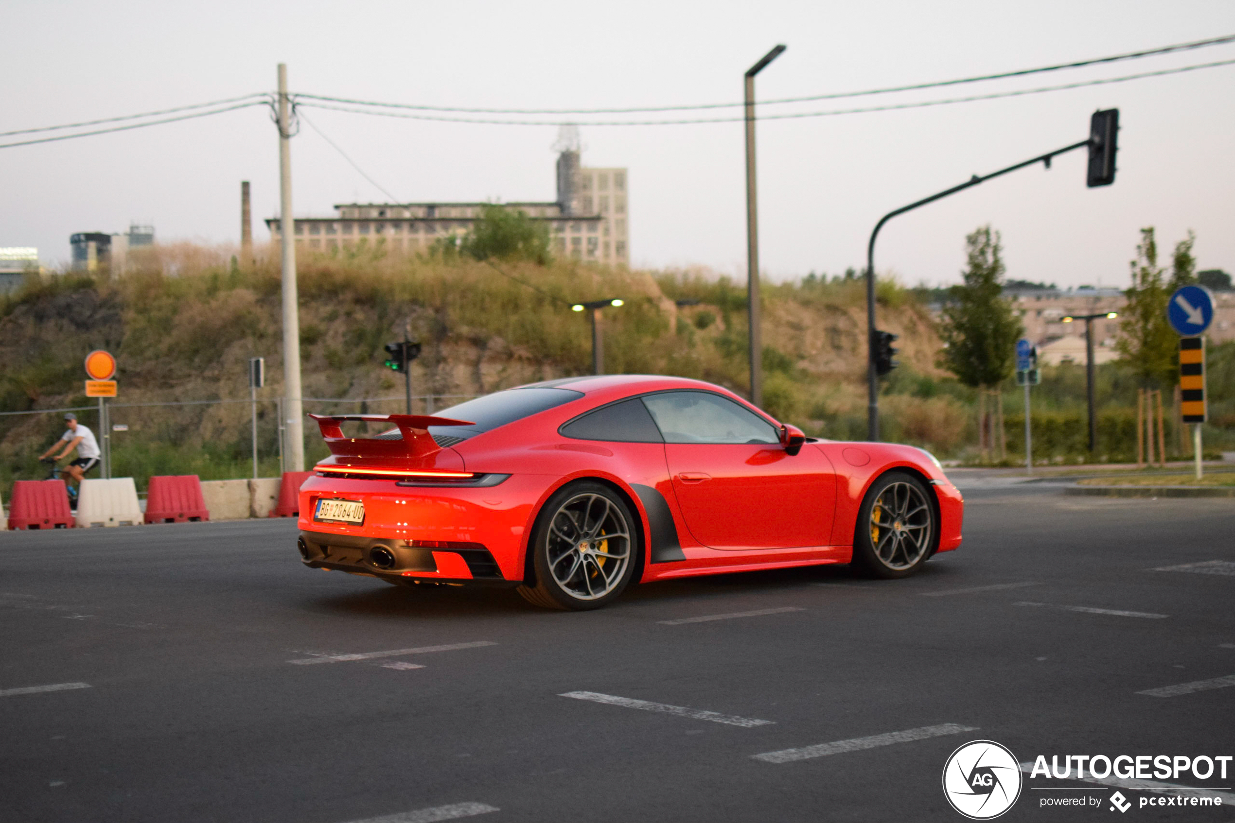 Porsche 992 Carrera 4S