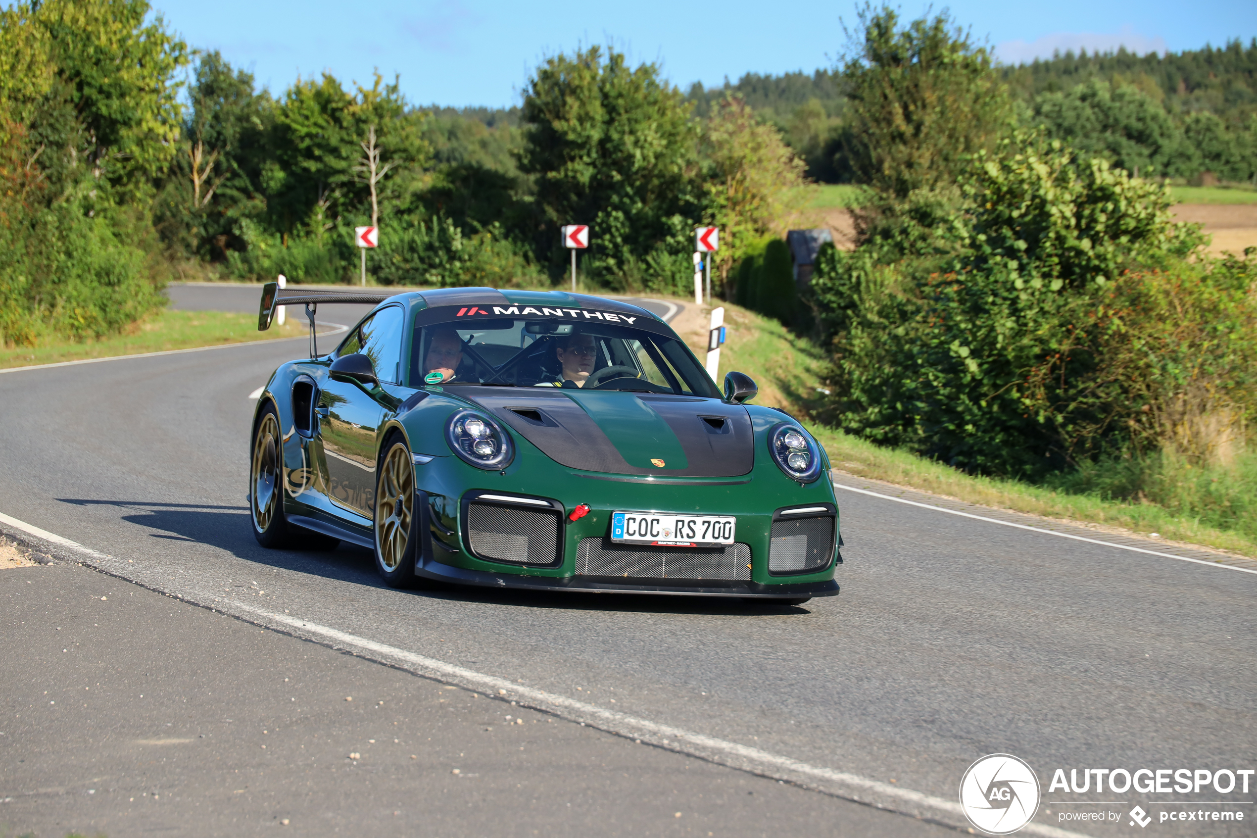 Porsche Manthey Racing 991 GT2 RS MR