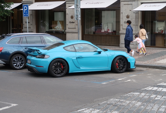 Porsche 718 Cayman GT4