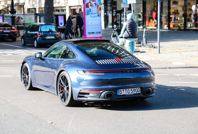 Porsche 992 Carrera 4S